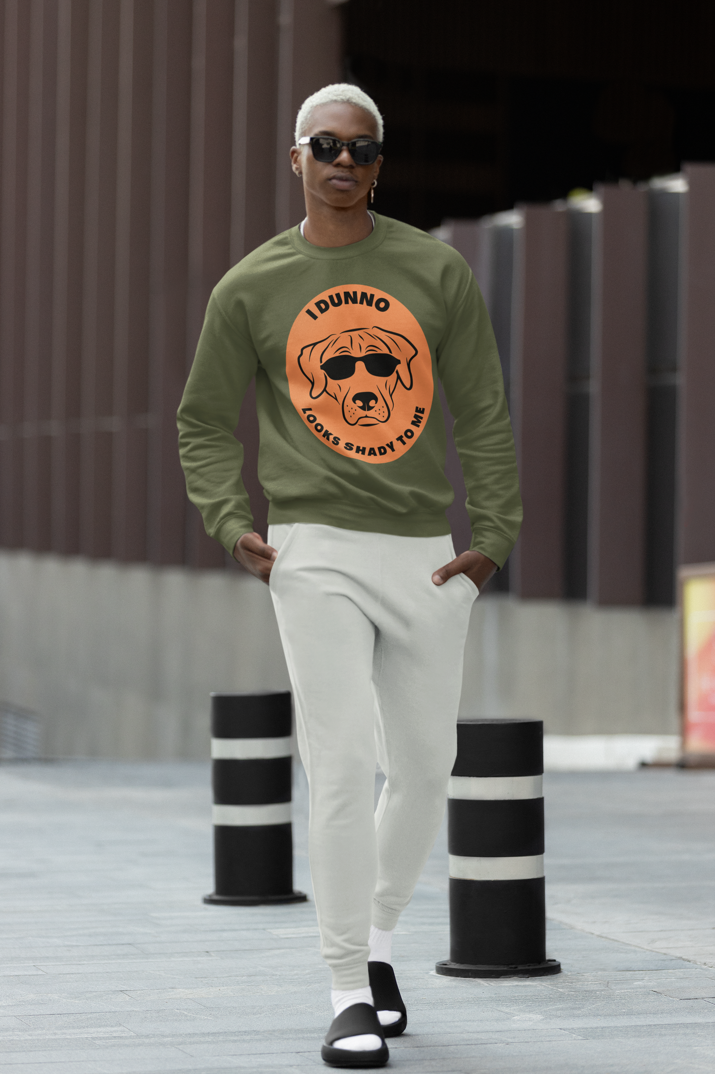 I Dunno Looks Shady To Me - Heavy Blend™ Crewneck Sweatshirt